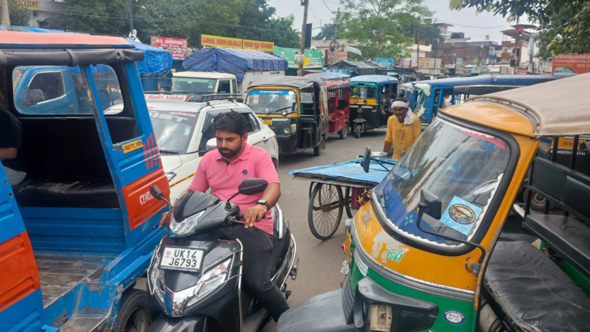 heavy traffic jam in rishikesh