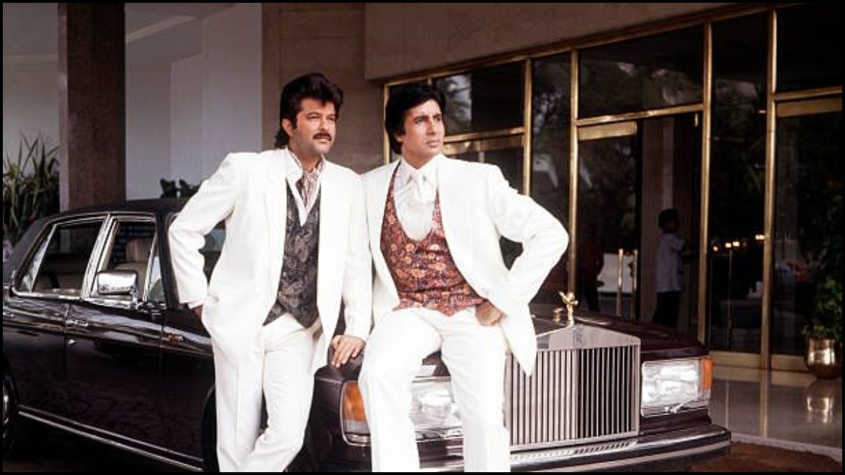https://www.jagranimages.com/images/2025/06/24/article/image/Amitabh-Bachchan-has-first-vanity-van-1750759205344.jpg