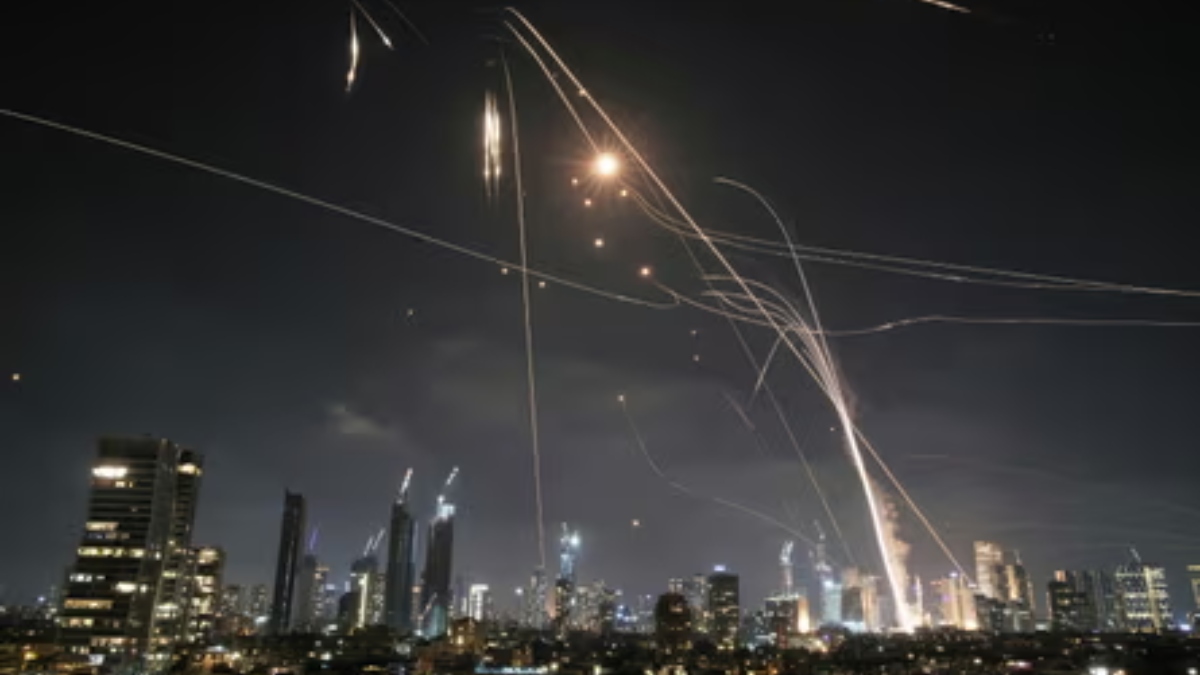 https://www.jagranimages.com/images/2025/06/24/article/image/Iran-Missile-Attack-1750734318306.jpg