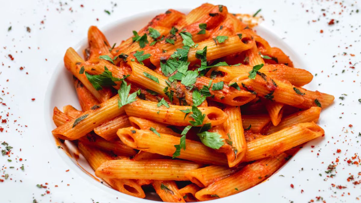 https://www.jagranimages.com/images/2025/06/24/article/image/Masala-Pasta-recipe-1750779475240.jpg