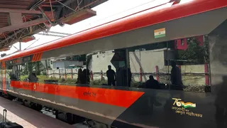 ट्रेन का टिकट महंगा होने की संभावना। फोटो- जागरण