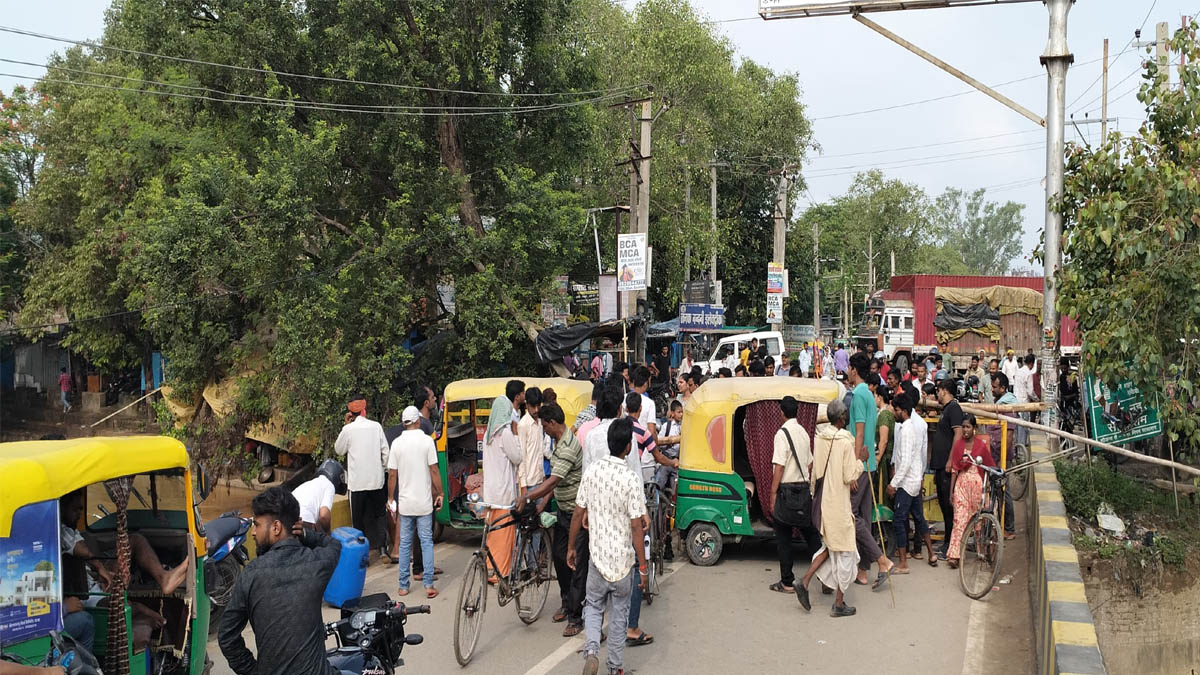 two people died in a road accident in sasaram bihar