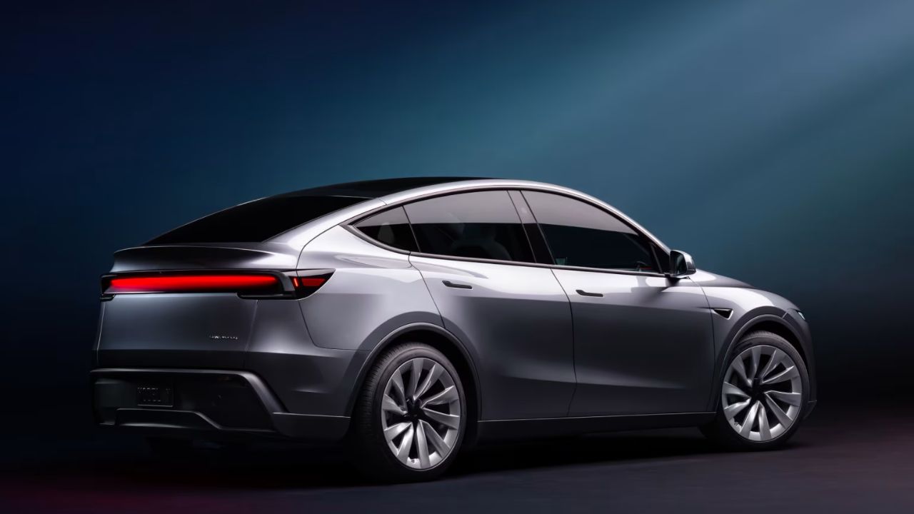 https://www.jagranimages.com/images/2025/06/24/article/image/tesla-model-Y-01892-1750740175766.jpg