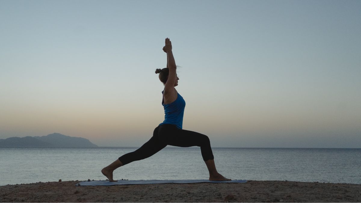 https://www.jagranimages.com/images/2025/06/24/article/image/yog-1750763436555.jpg