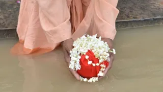अमेरिकी इतिहासकार वाल्टर हाउजर की अस्थियां 26 जून को गंगा में विसर्जित की जाएंगी। फाइल फोटो