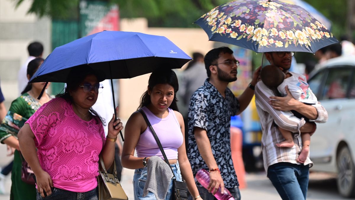 https://www.jagranimages.com/images/2025/06/25/article/image/Delhi-weather-(5)-1750830475052.jpg
