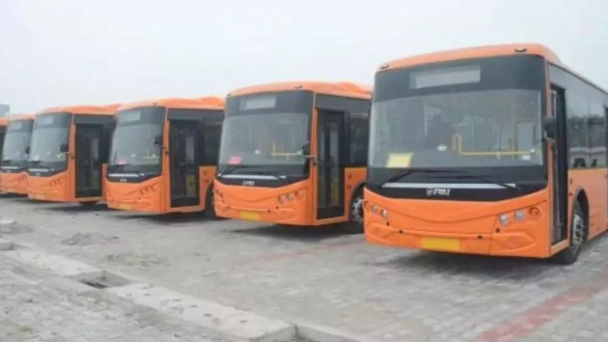 https://www.jagranimages.com/images/2025/06/25/article/image/city-bus-1750828915325.jpg
