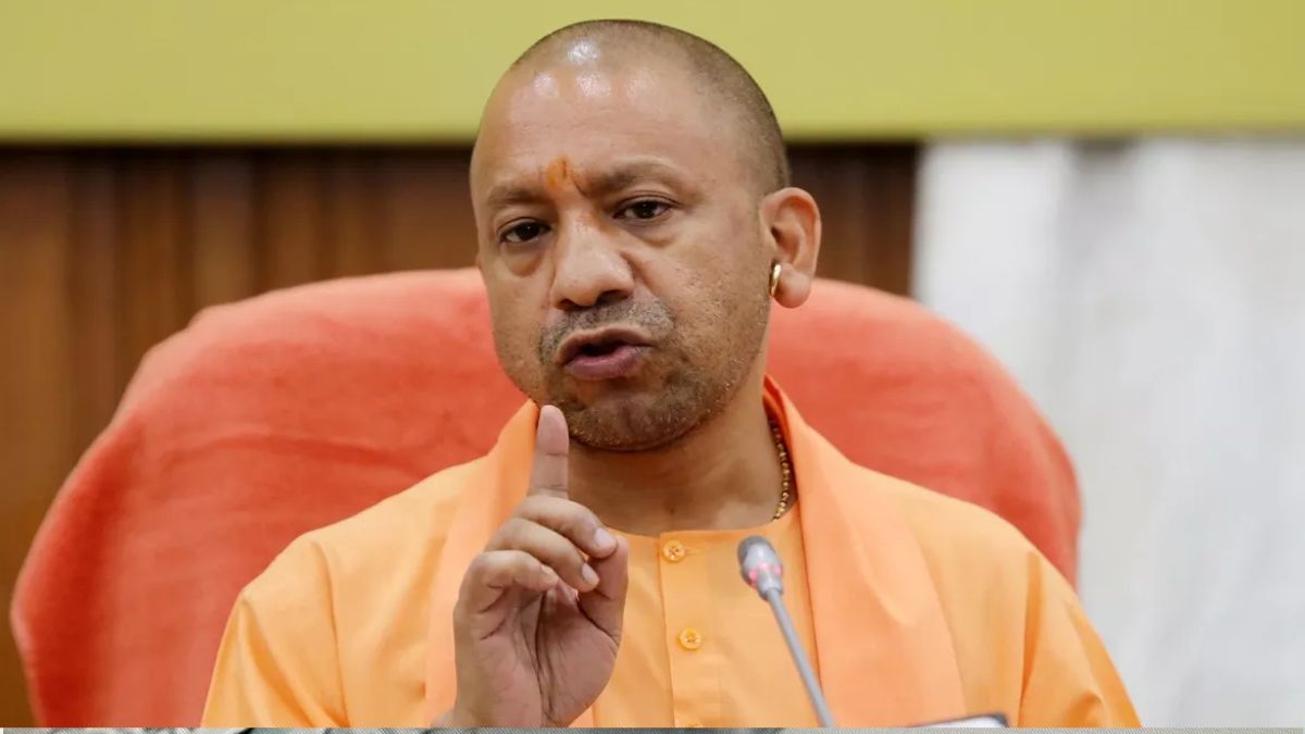 https://www.jagranimages.com/images/2025/06/25/article/image/cm-yogi-adityanath-(5)-1750863119828.jpg