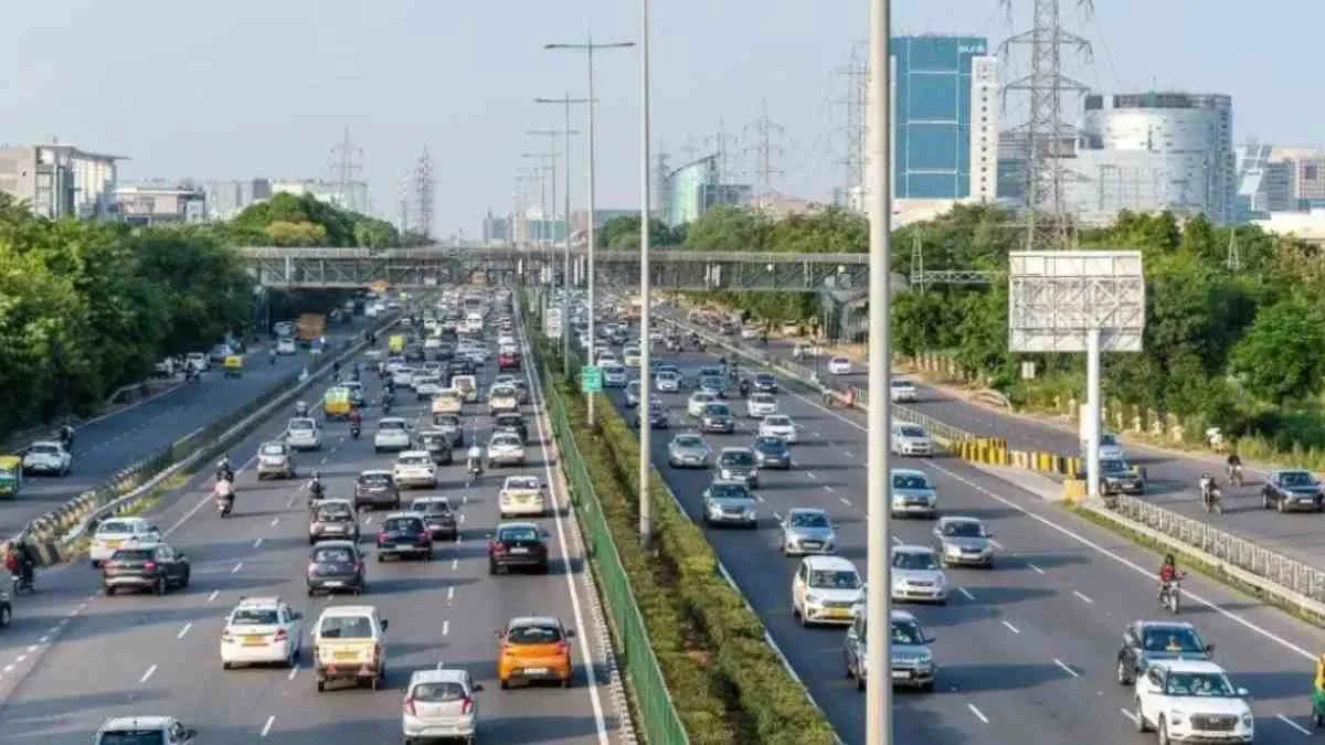 गुरुग्राम-दिल्ली और द्वारका एक्सप्रेसवे पर इन वाहनों के प्रवेश पर लगा प्रतिबंध, चालान काटने की भी तैयारी