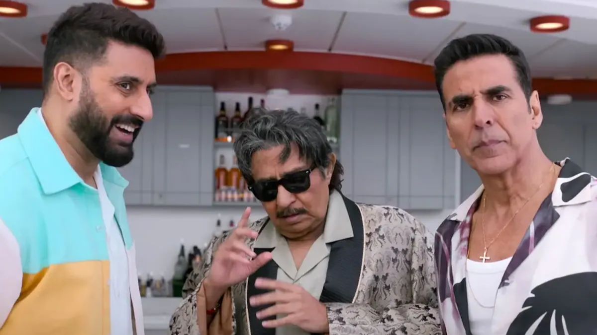 https://www.jagranimages.com/images/2025/06/26/article/image/Housefull-(11)-1750937741818.jpg