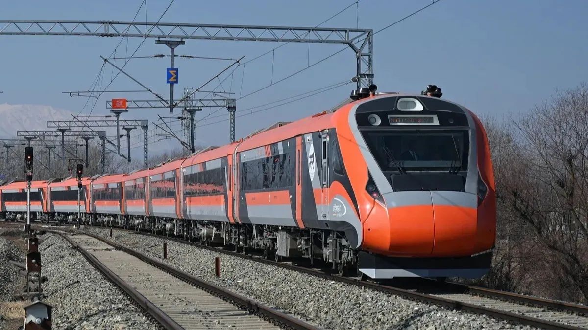 https://www.jagranimages.com/images/2025/06/26/article/image/RAILWAY-SHARES-1750917469194.jpg
