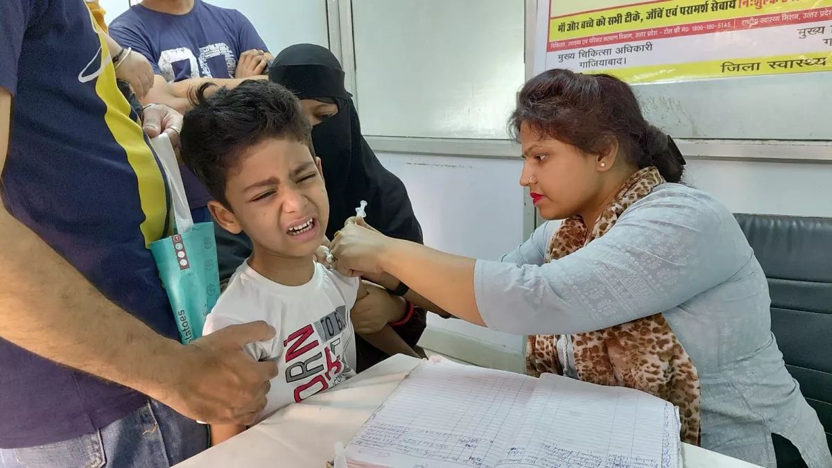https://www.jagranimages.com/images/2025/06/26/article/image/Vaccination-1750931135407.jpg