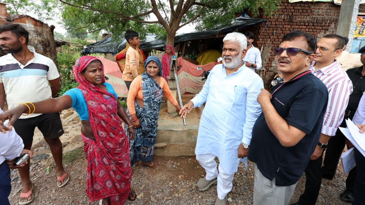 claim of water for every home came true in bundelkhand water power minister swatantra dev singh did a surprise inspection
