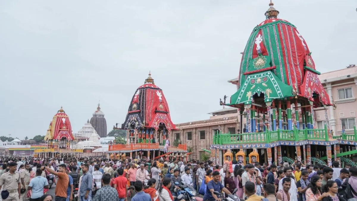 Jagannath Rath Yatra: हजारों भक्तों ने महाप्रभु के नव यौवन वेश का किया दर्शन, सुरक्षा के रहे कड़े इंतजाम