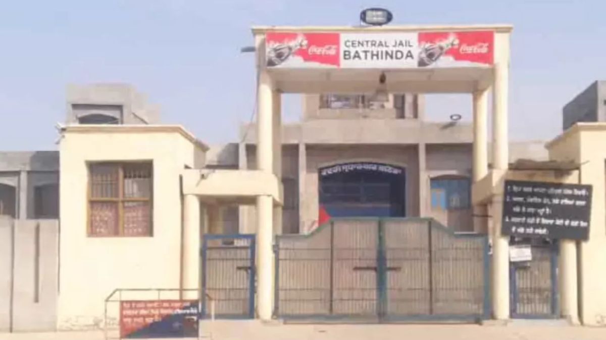 union home ministry director surprise visit bathinda central jail reviewed facilities provided prisoners inspection kitchen