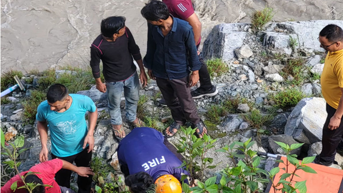 https://www.jagranimages.com/images/2025/06/26/article/image/rudraprayag-accident-1750935420696.jpg