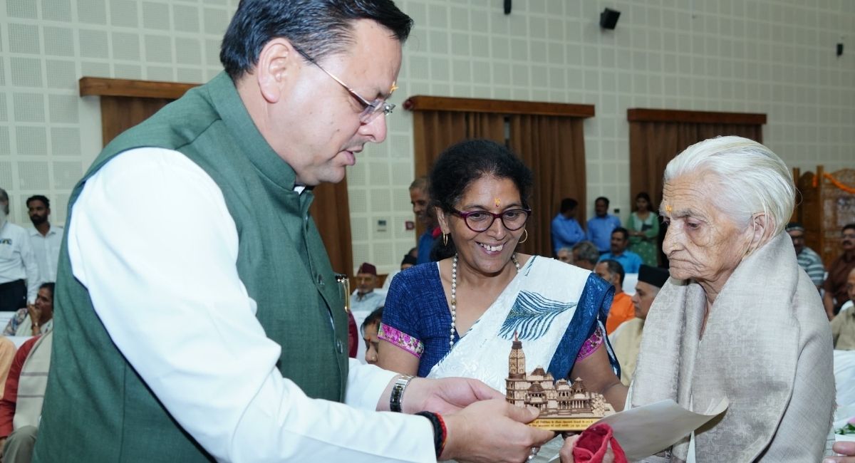 https://www.jagranimages.com/images/2025/06/26/article/image/senani-1750915579595.jpg