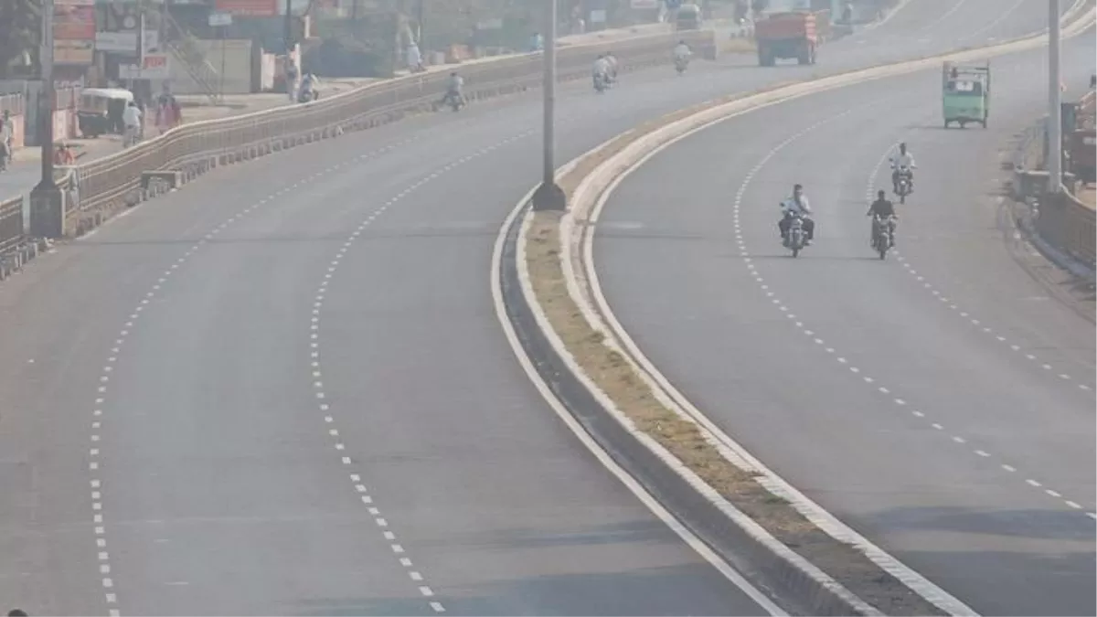 https://www.jagranimages.com/images/2025/06/27/article/image/06_11_2022-road_delhi_23186129-1751029995196.webp