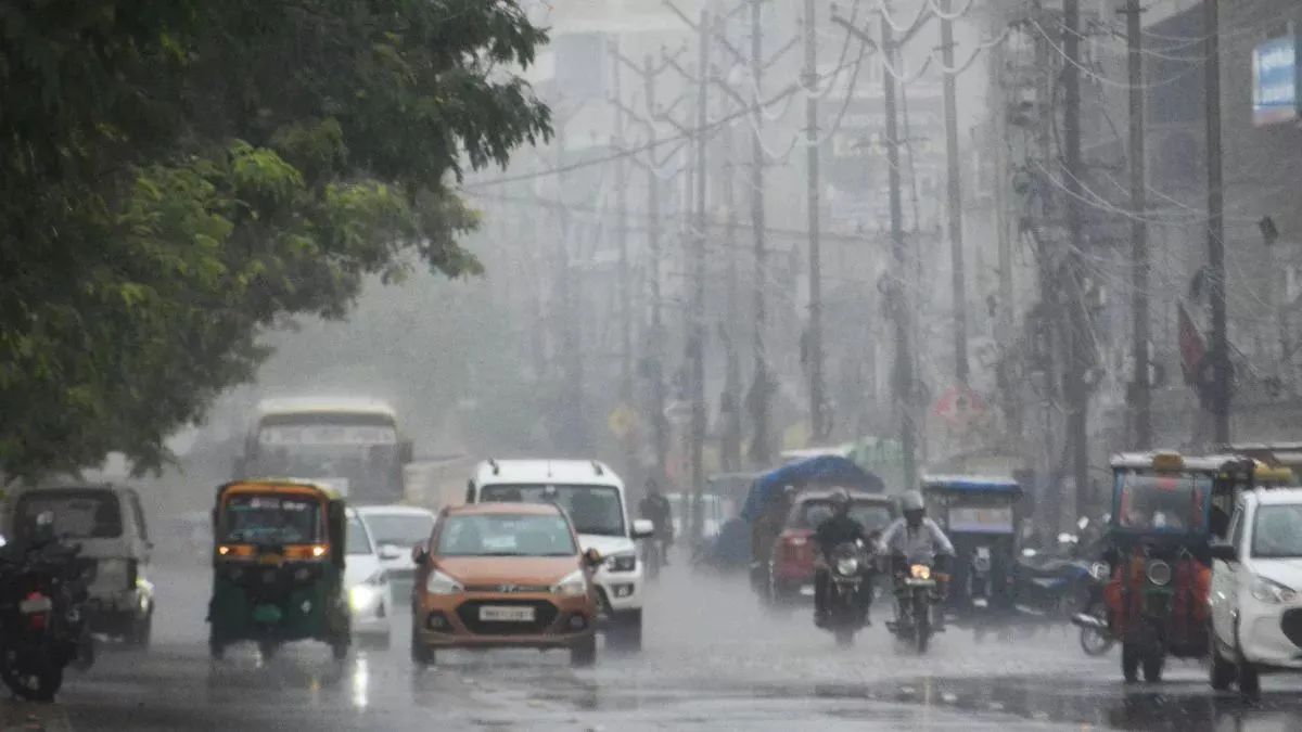 https://www.jagranimages.com/images/2025/06/27/article/image/bihar-weather-today-(6)-1750987829456.jpg