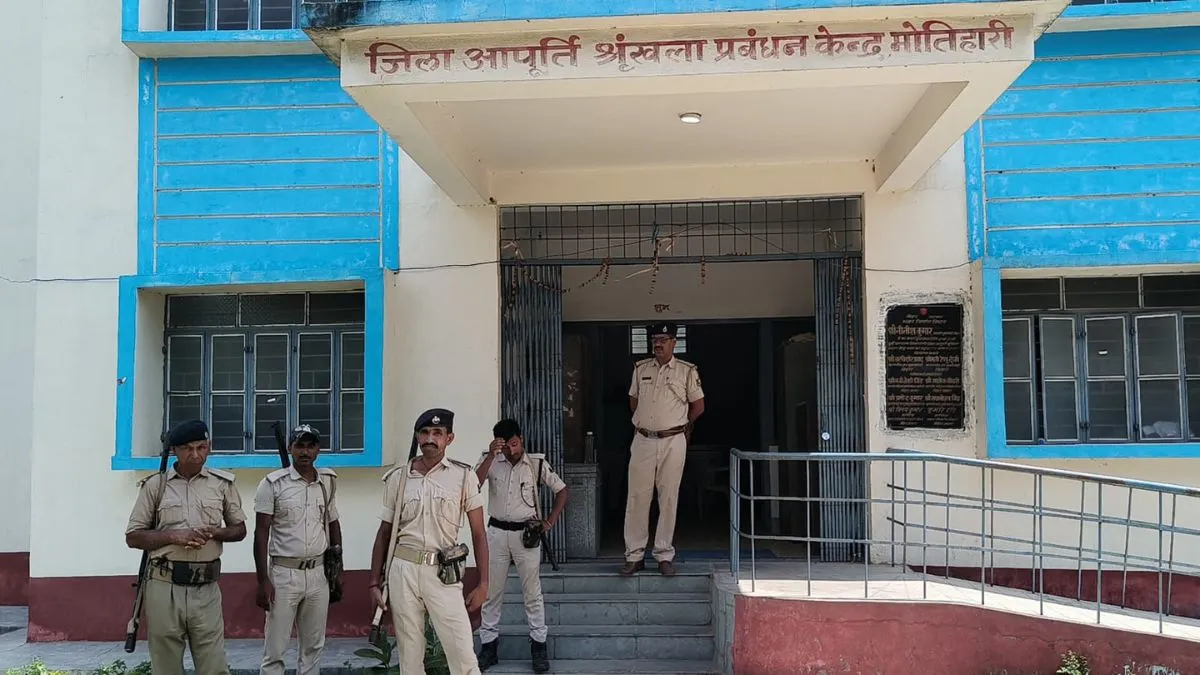 बिहार में EOU की बड़ी कार्रवाई, SFC अकाउंटेंट के आवास पर मारी रेड
