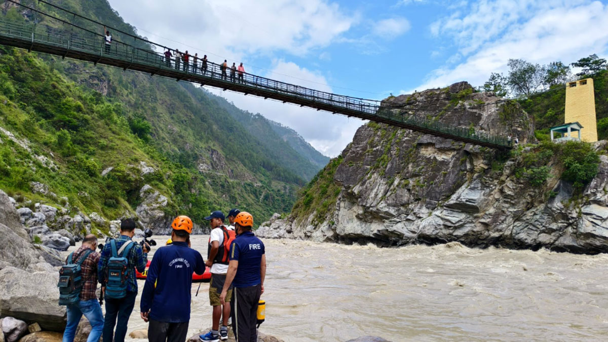 https://www.jagranimages.com/images/2025/06/27/article/image/rudraprayag-accident-1751007415635.jpg