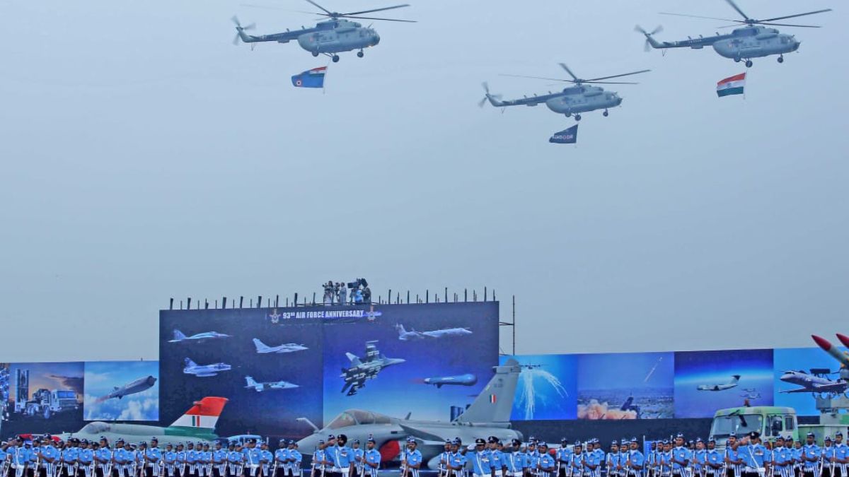 indian air force showcases power at hindon airbase