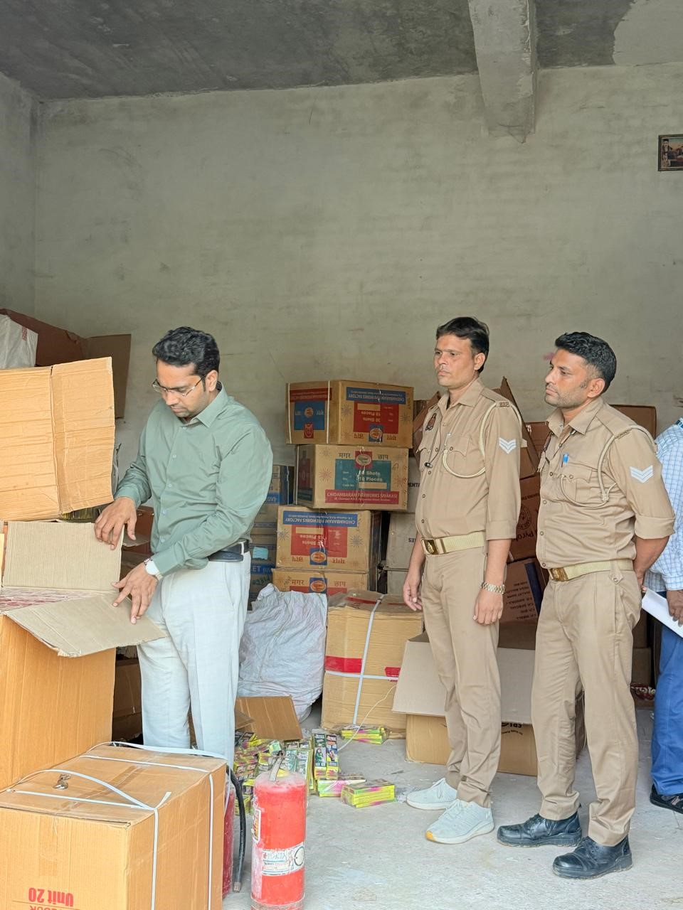 moradabad sib raids three firecracker factories stir among traders