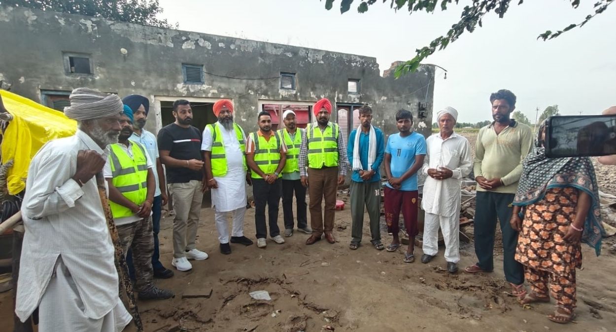 australian punjabis support flood victims in india