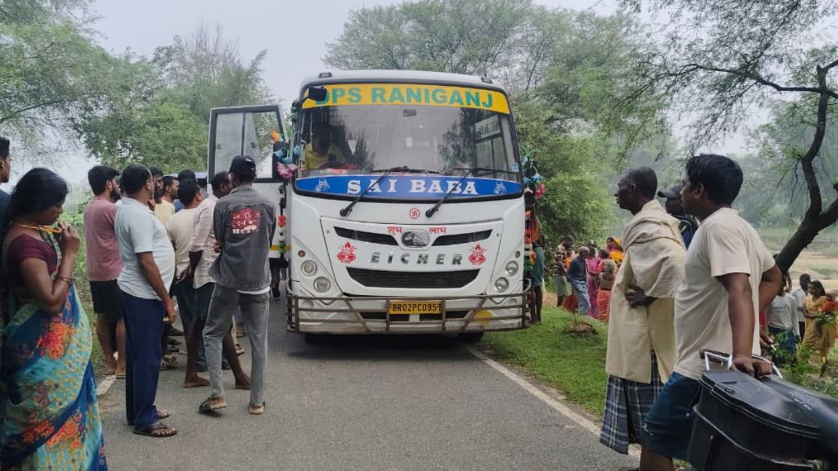 school bus driver shot in gaya bihar students in panic