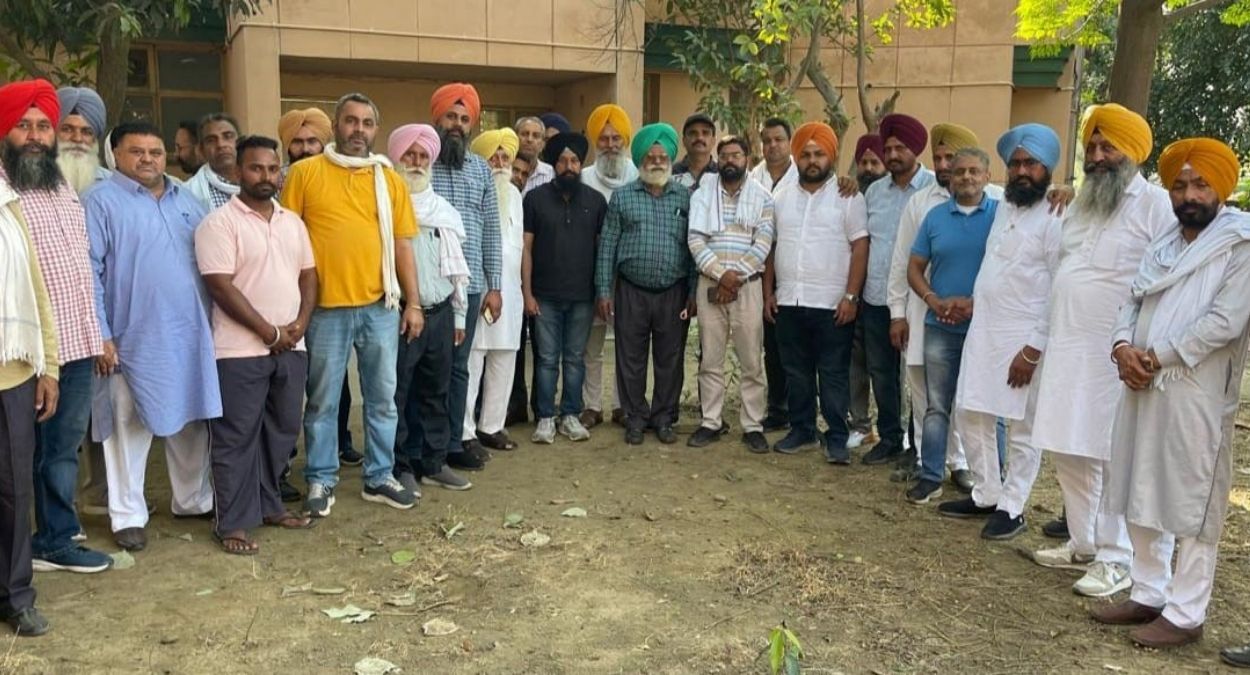 farmers protest delay in paddy procurement at kalanour grain markets