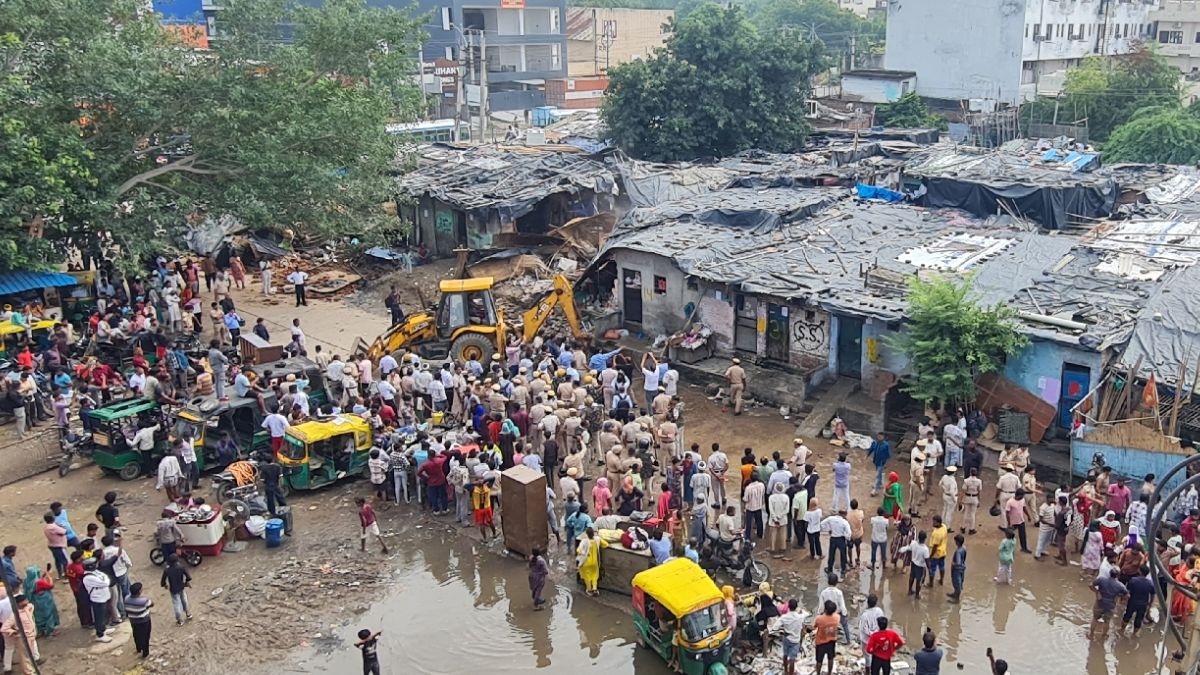 bulldozer action in sector12a gurugram slums demolished