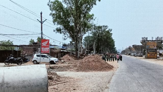 सड़क निर्माण में लापरवाही: एनएचएआई की अनदेखी जारी
