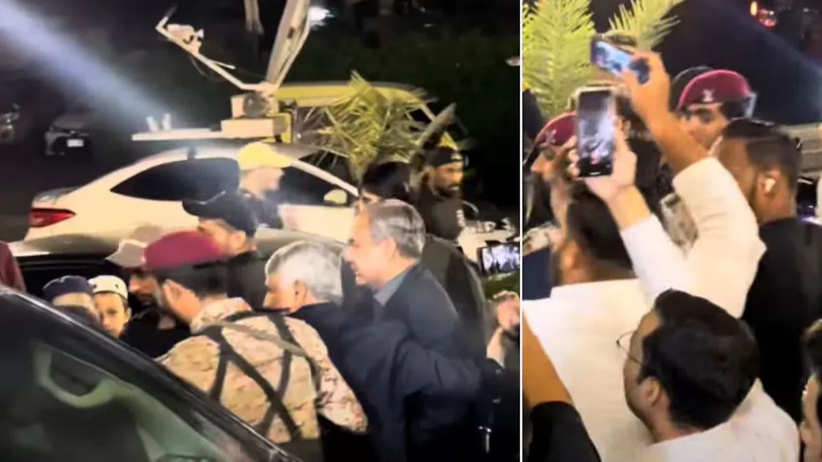 mohsin naqvi mobbed as asia cup trophy row