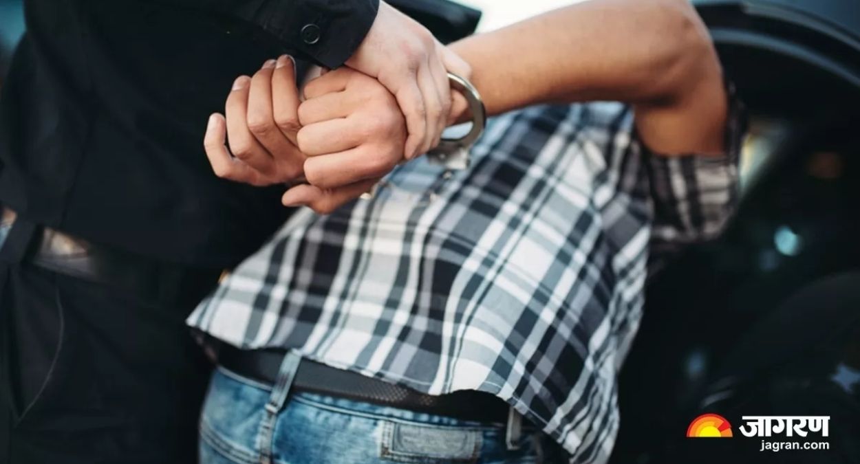 delivery boy arrested for stealing phone from parcel in patiala