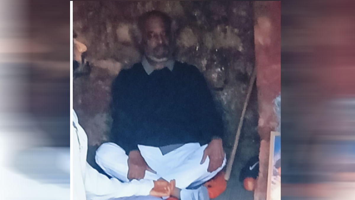 south superstar rajinikanth visited pandavkholi in uttarakhand and meditated at mahavatar baba cave