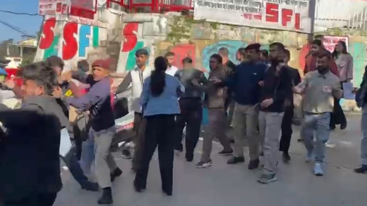 violent clash at himachal pradesh university during freshers welcome