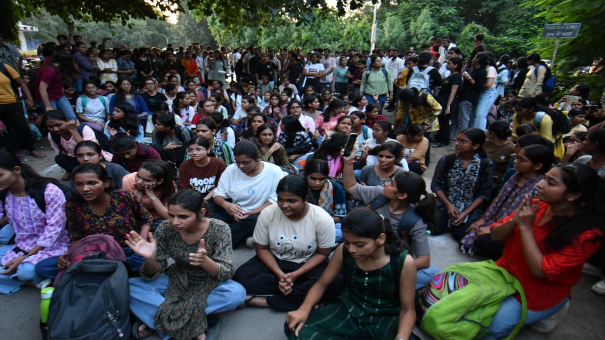 bhu condolences on death of womens college student due to heart attack demand for first aid facilities