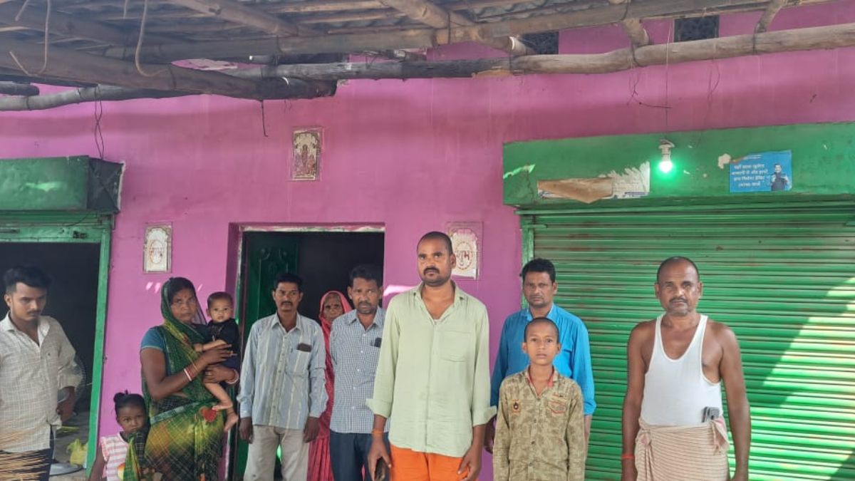 giridih robbery csc operators house looted at gunpoint