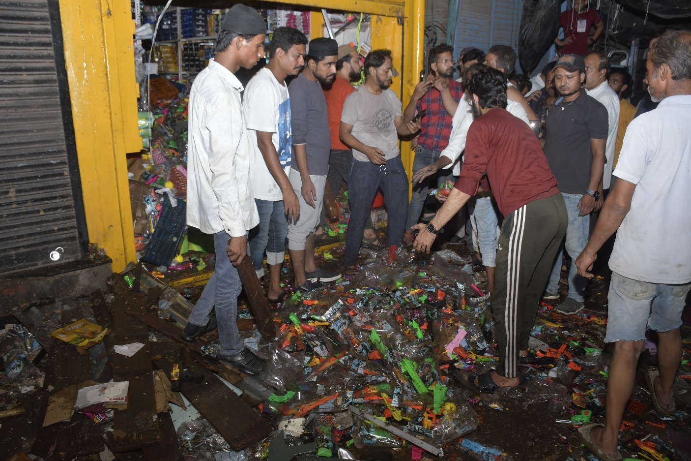 kanpur explosion acp sho removed after illegal fireworks found