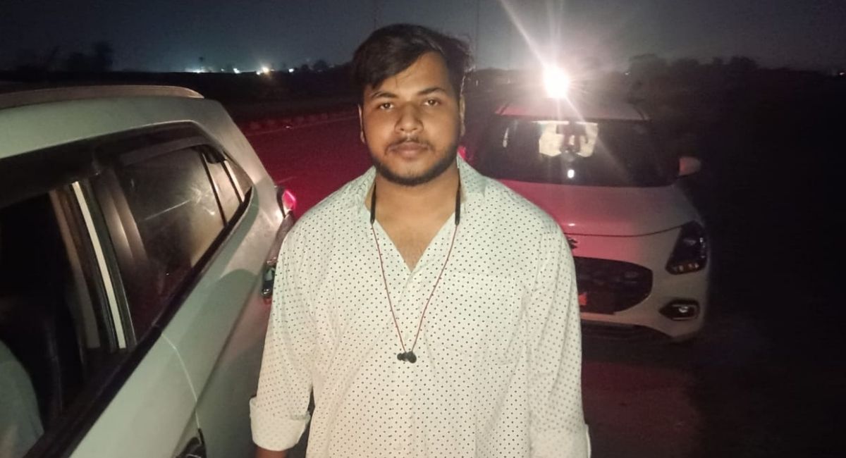 gorakhpur 97 lakh looted from merchants driver