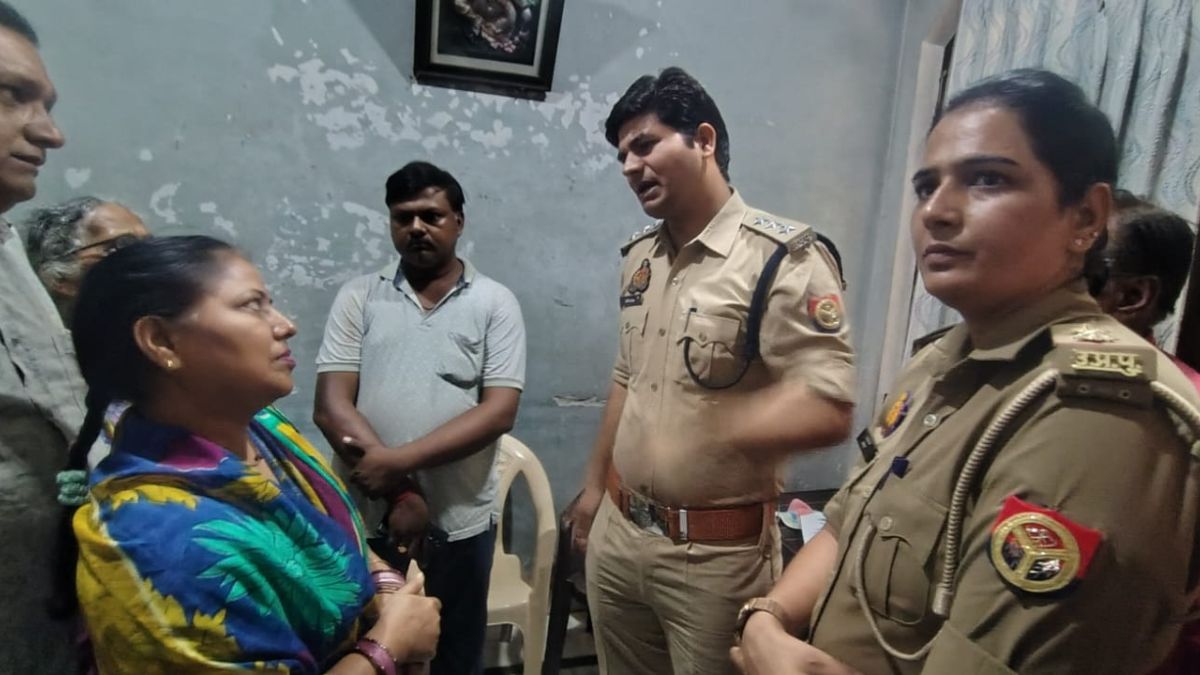 miscreants run away after 70 old year woman protests in mursan police investigate hathras crime news
