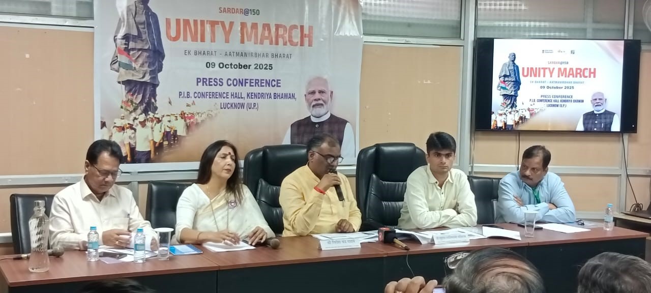 viksit bharat padyatra in up promoting unity and swadeshi