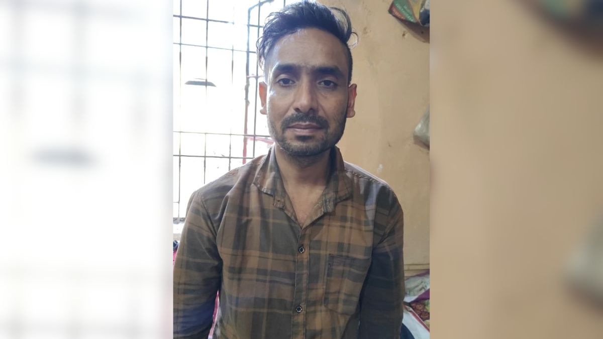 giridih police arrests pinku pandey long time fugitive in loot and robbery cases