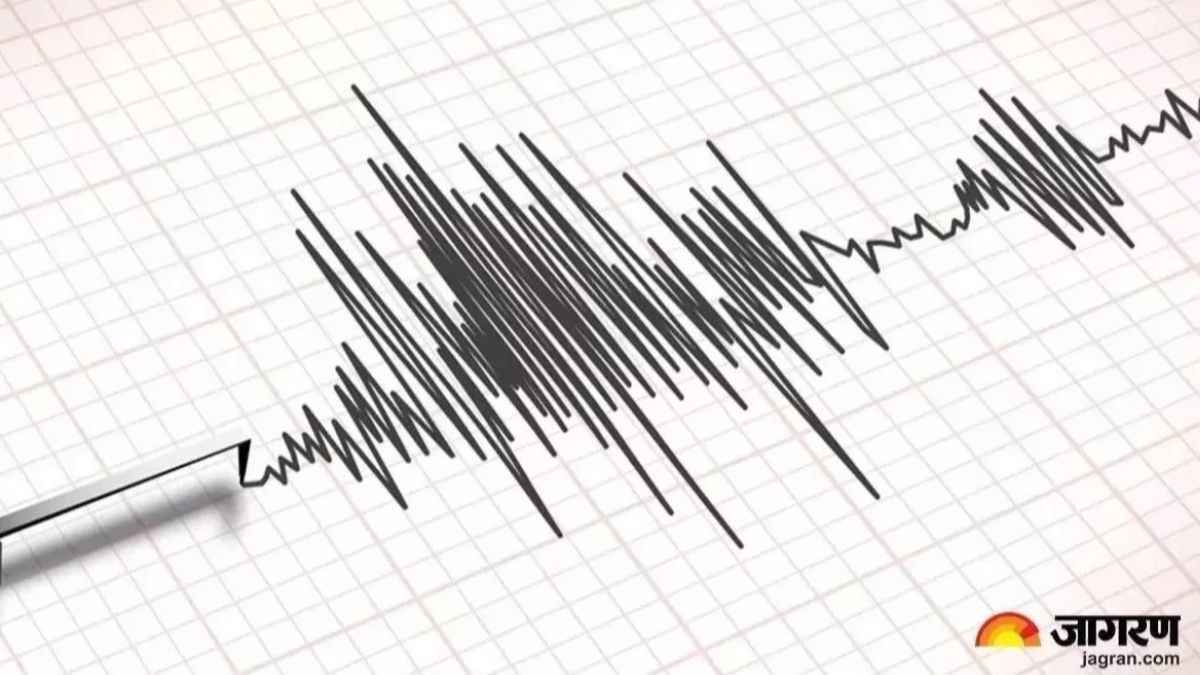 strong earthquake of magnitude jolts philippines tsunami alert also issued