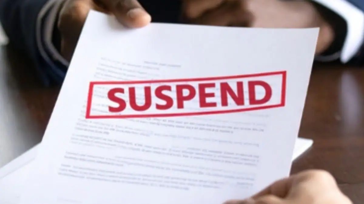 fatehpur revenue employee suspended for bribery in gaya 2025