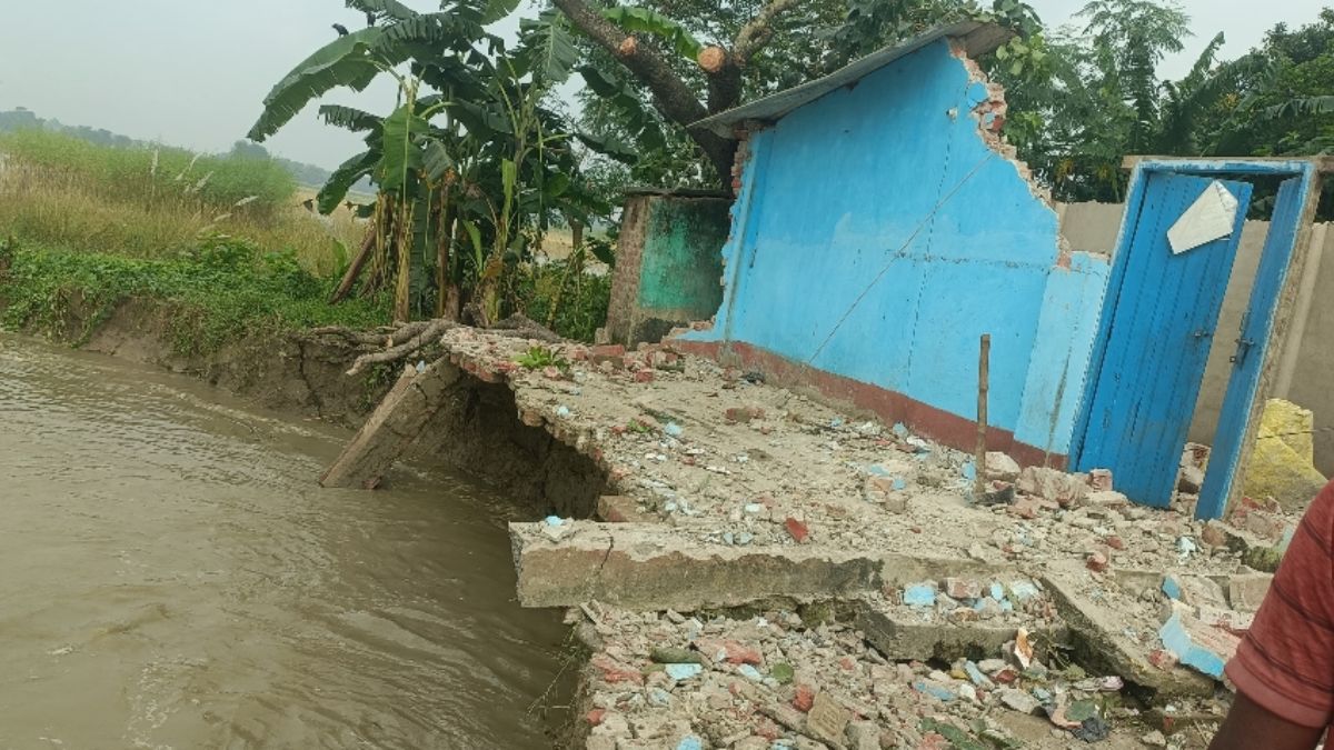 kosi river erosion in gandhinagar homes submerged khagaria residents anxious