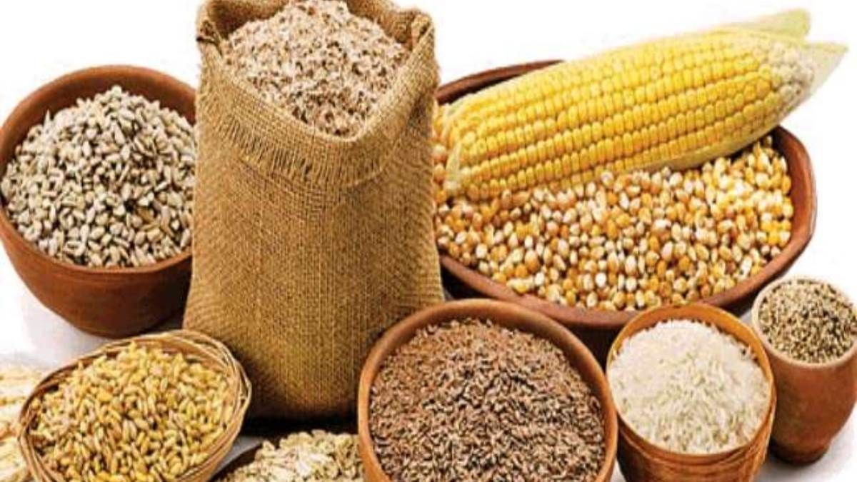 free maize for antyodaya families in up district distribution by ration dealers