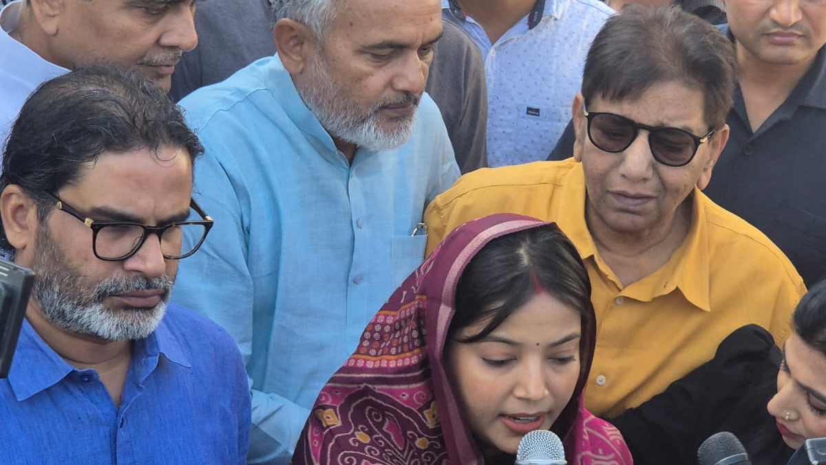 pawan singh wife jyoti singh seeks ticket from prashant kishor for bihar elections 2025