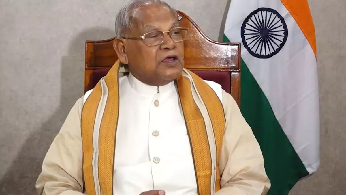 manjhi taunts tejashwis job promise moon mars farmhouses