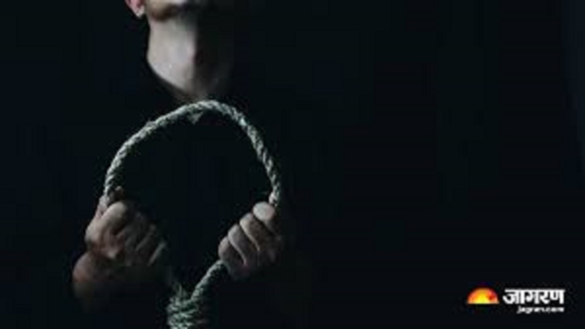 ba girl student hanging suicide pratapgarh police investigation underway
